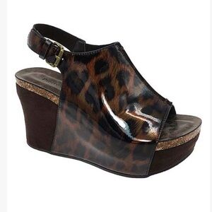 🆕 Pierre Dumas Tortoise Brown Wedge Sandals - NEW IN BOX